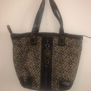 tommy hilfiger purse